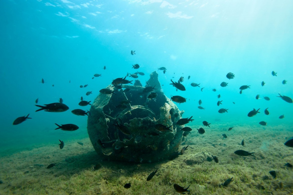 Une mine sous-marine de la seconde guerre mondiale, à proximité de Saranda © Philippe Henry / OCEAN71 Magazine